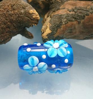 Fokalperle türkise Blüten